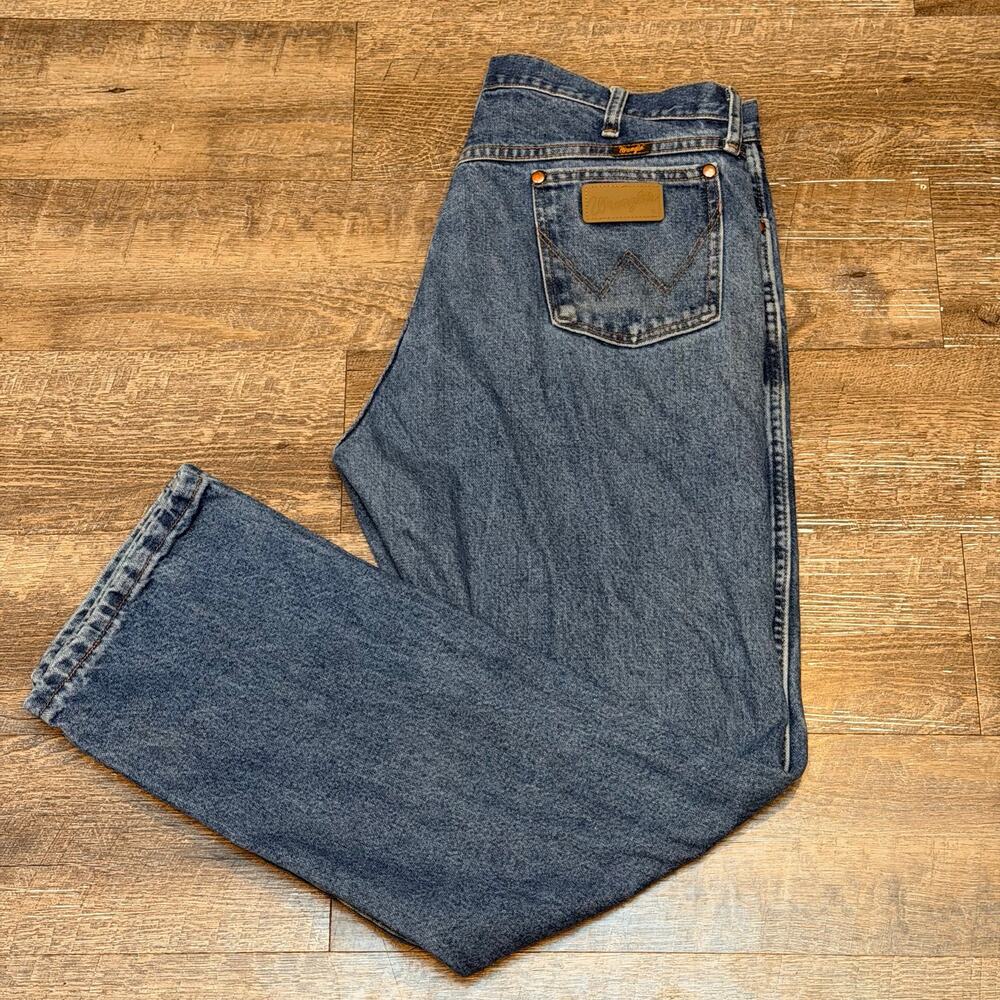 Wrangler Mens Cowboy Cut Jeans 36x32 Medium Wash Straight Leg Denim 1013MWZGK